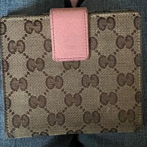Gucci Vintage Compact Snap Monogram Wallet